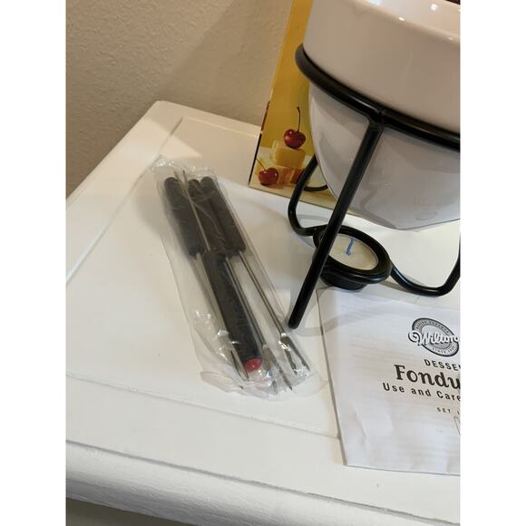 Vtg 2003 Wilton Dessert Fondue 8pcs Set 4 Forks Bowl Stand Candles Holder NOS - Picture 3 of 8